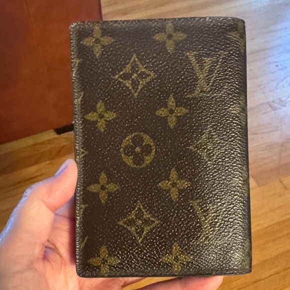 Louis Vuitton Brown Monogram Card Holder - Picture 4 of 4